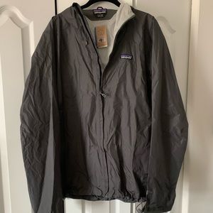 SOLD Patagonia Men’s Torrentshell Rain Jacket
